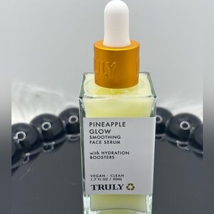 Truly Pineapple Glow Smoothing Face Serum